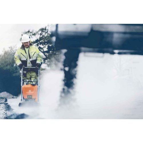 Husqvarna LF 75LAT 500 lapvibrátor víztartállyal (Honda)