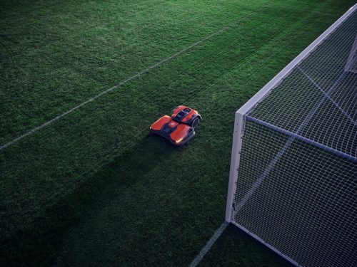 Husqvarna Ceora 546 EPOS robotfűnyíró + Razor 43M vágóasztal + CS4 töltőállomás