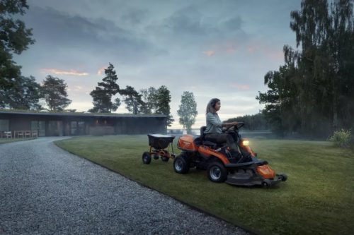 Husqvarna R 216T AWD rider (vágóasztal nélkül)