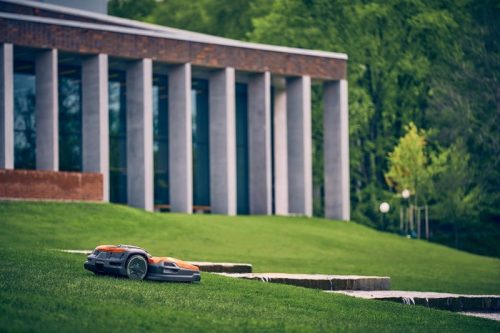 Husqvarna Ceora 544 EPOS robotfűnyíró + Razor 43L vágóasztal + CS4 töltőállomás