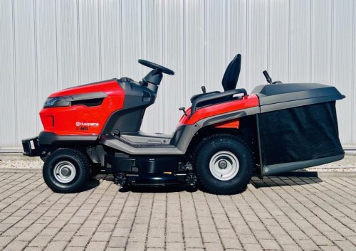 Husqvarna TC 220T fűnyíró traktor fűgyűjtővel