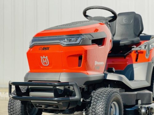 Husqvarna TC 220T fűnyíró traktor fűgyűjtővel